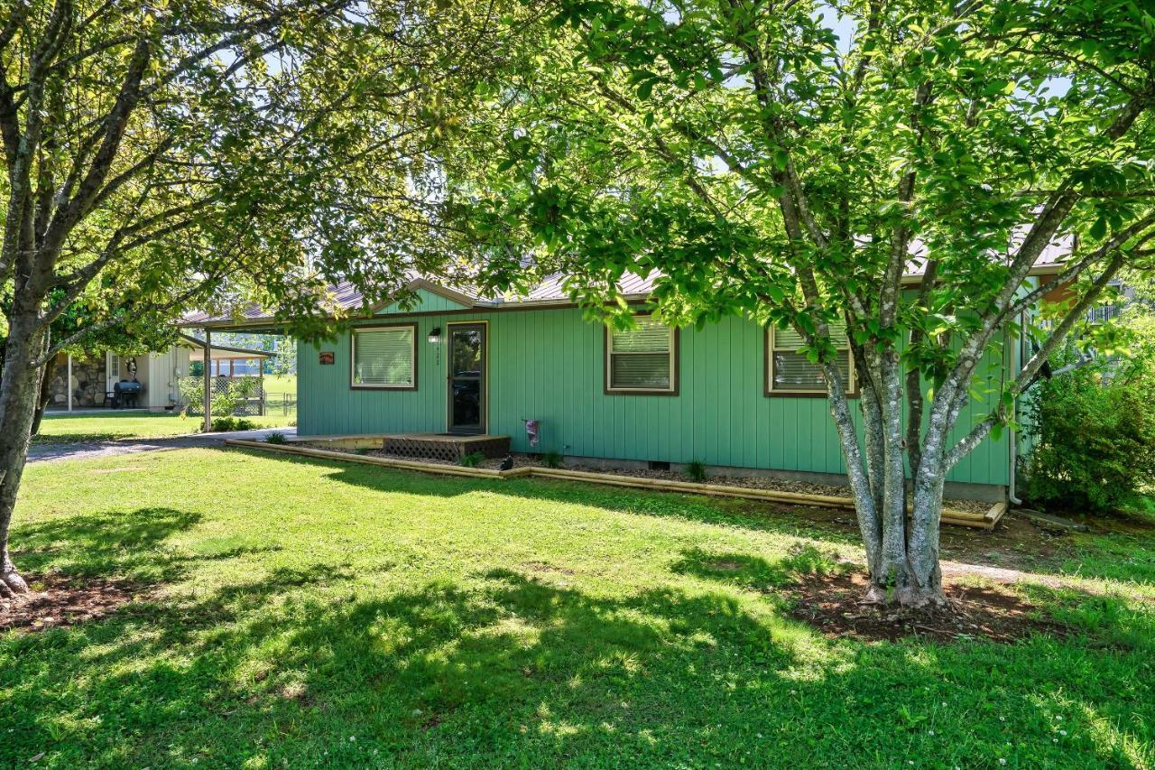 Villa Modern Pigeon Forge Gem Near Dollywood, Gatlinburg & Smokies - 2 Mins To Pkwy & Strip, Hot Tub, Fire Pit, Cable, Hi-Speed Wifi Extérieur photo