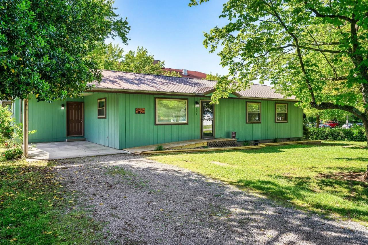 Villa Modern Pigeon Forge Gem Near Dollywood, Gatlinburg & Smokies - 2 Mins To Pkwy & Strip, Hot Tub, Fire Pit, Cable, Hi-Speed Wifi Extérieur photo